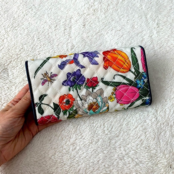 NWT Authentic Gucci Quilted Floral Clutch Wallet MultiColor - Picture 2 of 9